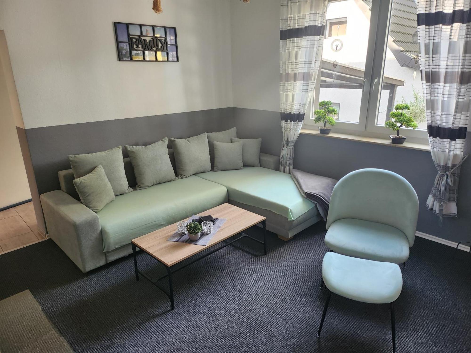 Ferien-, Monteurswohnung In Apartment *
